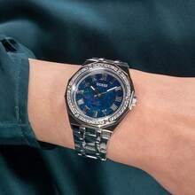 Guess Desire 时尚石英女表，现代设计，蓝色圆形表盘，不锈钢银色表带，适合女性日常商务及派对佩戴，生日及周年纪念礼物之选，镶嵌水晶的时尚表壳，GW0770L1 - 藍色 - 查看 5