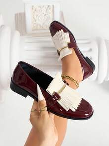 Sepatu Loafer Wanita Ujung Kotak Slip-On dengan Gesper Horsebit dan Dekorasi Rumbai untuk Pesta, Pernikahan dan Acara Formal - Burgundy - View 1