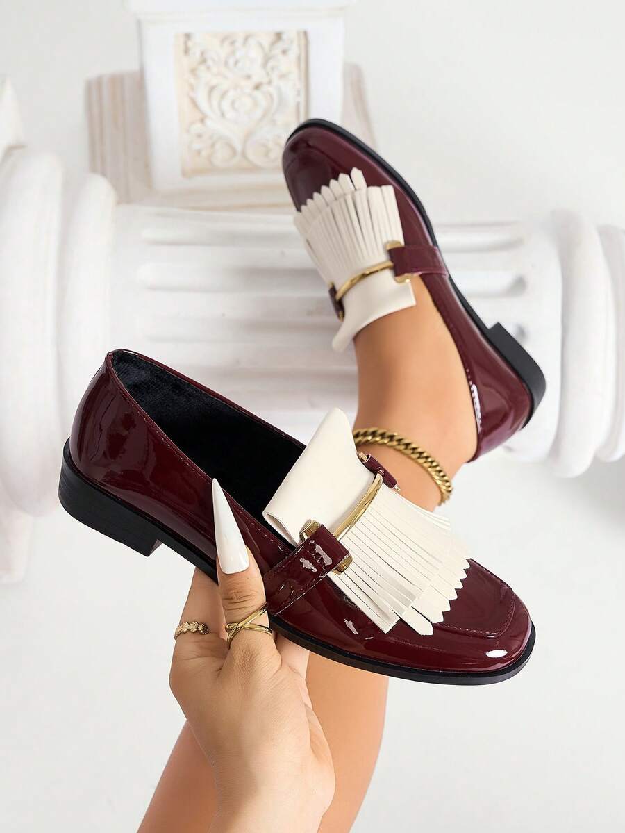 Sepatu Loafer Wanita Ujung Kotak Slip-On dengan Gesper Horsebit dan Dekorasi Rumbai untuk Pesta, Pernikahan dan Acara Formal - Burgundy - View 1