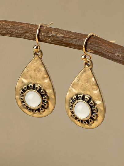 一对波西米亚风简约水滴设计优雅时尚女士吊坠耳环，适合日常佩戴、度假或作为礼物。