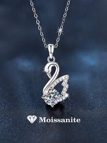 1件优雅925纯银1克拉6.5毫米莫桑石天鹅吊坠项链，适合女性日常佩戴、派对、情人节、母亲节、结婚纪念日等场合，是馈赠佳品。 - XL0030M - 查看 5