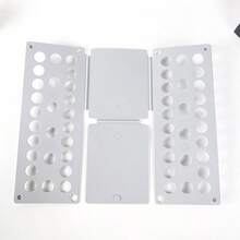 衬衫折叠板、衣物折叠板、塑料洗衣折叠架、家用收纳工具、T恤折叠板、T恤折叠器、衣物折叠板、塑料洗衣折叠架、可调节塑料衣物折叠板、便捷衣物整理器、多孔设计方便居家收纳、成人儿童适用 - 彩色 - 查看 21