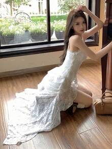 夏季V领荷叶边下摆甜美柔软不规则优雅Y2K性感女士生日派对夜店迷你紧身露背连衣裙，女士假日晚宴蕾丝吊带裙，时尚仙女裙设计 - 白色 - 查看 9