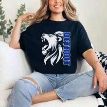 Women's And Men's Bunny Football Bad Benito Shirt, Bunny Bowl 2026 Halftime Show, Puerto Rico Bowl TShirt, Retro Concert Graphic Top, Gift TeeMinimalist Style Sweatshirt , Rodeo Outfits For Women, Fur Coat Women, Valentine's Day Dress, Festival Outfits For Women, Valentine Outfits, Brunch Outfits For Women, Prom Dress, Spring Break Outfits, Concert Outfit Women, Spring Outfits For Women, Country Outfits Women, Club Outfits For Women, Business Casual Woman, Teacher Outfits For Women, Office Outfits For Women, Beach Outfits For Woman, Dresses For Women Elegant, Going Out Tops, Summer Outfits For Woman, Vacation Outfits Men, Camisas Para Hombre, Graphic Tees, Oversized T Shirt, 100 Cotton Women Clothing, 90s Fashion Women, Loose Tops, Business Casual Woman, Men's Women's Street Wear, Unisex Streetwear Top, High Quality Printed Cotton Retro Fashion BrandLoose, Streetwear Women, Graphic T Shirts, Vintage T Shirts, For Everyday Wear, Spring & Summer Clothes, Vacation Outfits Women - 黑色 3 - 查看 1