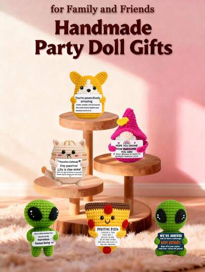 4件套手工钩编桌面摆件，趣味科幻动植物毛绒玩偶，造型可爱，是送给闺蜜、生日、姐妹、妈妈、奶奶、同事、家人的绝佳礼物，也可作钥匙扣、圣诞节、情人节、感恩节礼物、家居装饰或小纪念品。