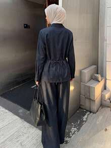 DAZY 女士牛仔翻领长袖衬衫搭配宽松直筒裤休闲牛仔套装 - 深色水洗藍 - 查看 5