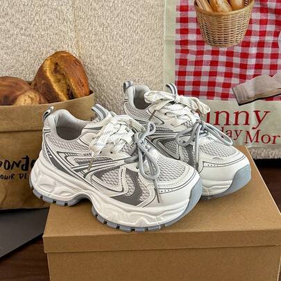 女士银色厚底运动鞋，厚底透气网面跑步休闲鞋，2026春秋款