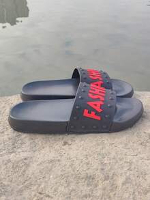 1 Pair Men's Letter Print EVA (Ethylene-Vinyl Acetate Copolymer) Outdoor Slippers, Non-Slip Wear-Resistant Sole, Beach & Holiday, Spring/Summer - Red and Black - View 3