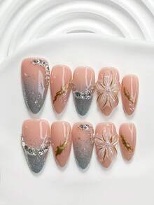 10件套通勤风美甲套装，包含亚克力美甲贴纸、手工雕刻渐变金边五瓣花美甲装饰、闪亮银色钢珠点缀、银色猫眼贴片，以及美甲工具（1个果冻贴纸+1个指甲锉），提供三种尺寸：方形、杏仁形、短方形指甲。手工按压式美甲贴片。 - 彩色 - 查看 17