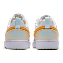 Nike Zapatillas casuales Recraft Court Borough Low (GS) para niños, zapatos cómodos de caña baja, ligeros y transpirables para uso diario y deportes al aire libre, IQ9796-171 - Blanco/Amarillo - Ver 5