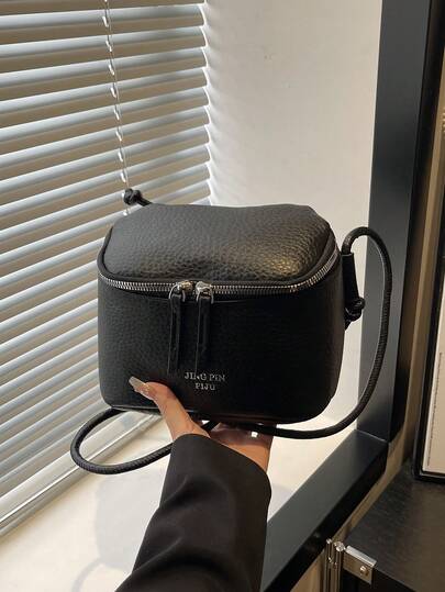 Túi đeo vai mini tối giản màu trơn mới, kiểu dáng cổ điển, đa năng, có khóa kéo đôi, thích hợp cho nữ giới trẻ, sinh viên đại học, người mới vào nghề và nhân viên văn phòng. Rất phù hợp cho văn phòng, trường đại học, công việc, kinh doanh, đi làm, hoạt động ngoài trời, du lịch và dã ngoại.