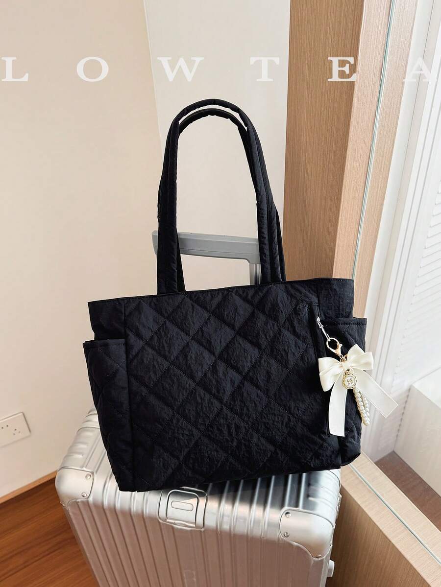 新款大容量菱格纹双提手女士单肩包，轻便易携，适合夏季户外旅行，配有挂饰，必备旅行背包