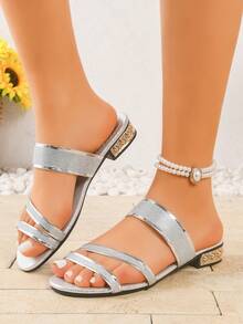 1双金属亮片拼接拖鞋，适合夏季度假和居家穿着 - 銀色 - 查看 4