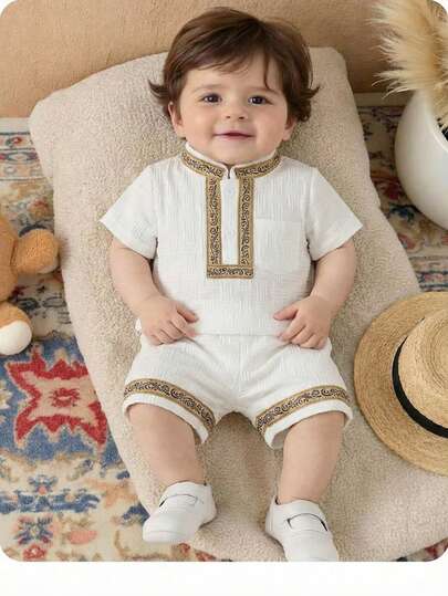 Conjunto casual de 2 piezas para niño bebé: camisa de unicolor con textura y bolsillo con bordado, y pantalones cortos