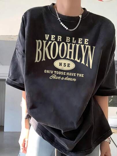 女士休闲宽松复古美式黑色褪色字母图案T恤，街头风超大短袖上衣，返校季，春夏款