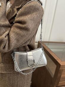 新款时尚纯色金属扣设计单肩包，经典百搭金色链条斜挎包，适合女性购物、装钱包、手提包，也适合年轻女士、大学生、新婚夫妇和上班族使用。是办公室、学校、工作、商务、通勤、户外活动、旅行和郊游的理想之选。 - 銀色 - 查看 6