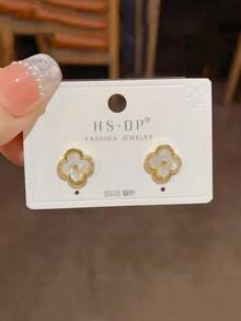 925纯银优雅贝壳四叶草花朵耳钉，时尚珠宝，情人节或周年纪念日送给女性的礼物 - 耳環 - 查看 4