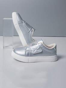 儿童时尚宽带魔术贴蝴蝶亮面皮革休闲运动鞋 - 銀色 - 查看 4