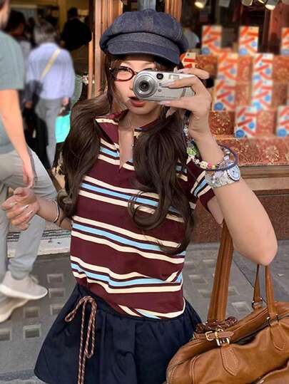 撞色条纹 Polo 领短袖 T 恤，复古美式风格女式上衣（条纹图案随机）