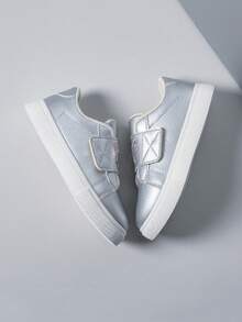 儿童时尚宽带魔术贴蝴蝶亮面皮革休闲运动鞋 - 銀色 - 查看 5