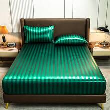 2件装奢华缎面枕套，柔软透气，抗皱，温和呵护秀发和肌肤，提升睡眠质量。仅含枕套，不含枕芯，丝滑柔顺，超柔软透气，可机洗。是馈赠亲友和旅行者的理想之选。信封式开口，凉爽舒适，奢华寝具枕套，超柔软酒店枕套，适用于标准尺寸、加大尺寸和特大尺寸床。 - 墨綠色 - 查看 6