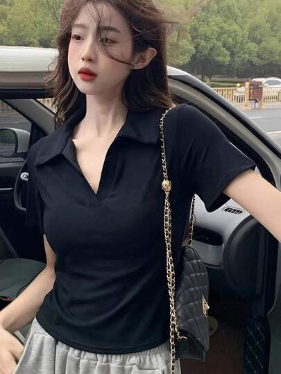 女士Y2K极简主义纯黑色修身腰部可爱性感百搭翻领短袖T恤，春夏款