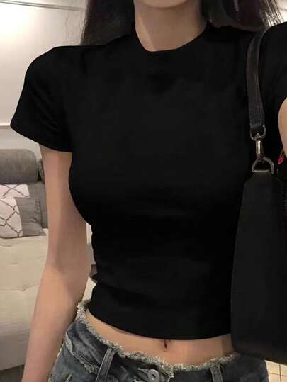 Women's All-Match Black Crop Top, Minimalist Versatile Y2K Streetwear, Fitted Waist Sexy Casual Beach Daily Wear