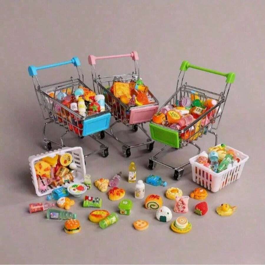 Xe đẩy mua sắm mini mô phỏng nhà búp bê, kèm đồ ăn và phụ kiện đồ chơi - Khung 4 bánh chắc chắn, giỏ mua sắm mở và ngăn chứa đồ phía dưới, phối màu (Hồng/Xanh lá cây/Xanh dương), thích hợp cho trò chơi nhập vai, trang trí nhà búp bê và các bữa tiệc theo chủ đề - Tương thích với búp bê và tượng nhỏ - Bao gồm thực phẩm mini và đồ ăn đồ chơi, bánh xe lăn êm, thiết kế nhỏ gọn và tiện dụng để khơi gợi trí tưởng tượng khi chơi.