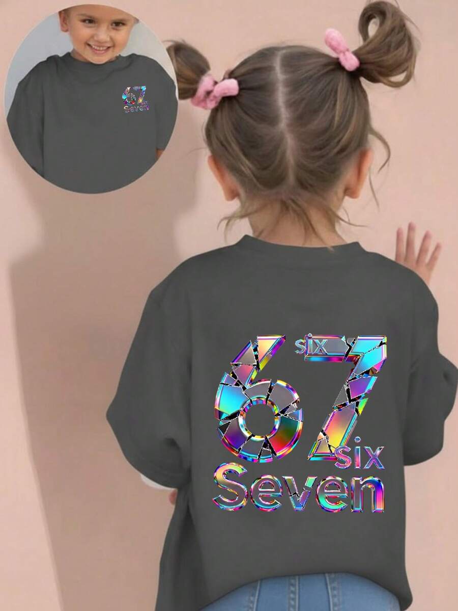Camiseta con estampado numérico y de letras "67" para niñas, conjunto de fiesta de 67 años lindo y adecuado para uso casual, ropa urbana, escuela, eventos, top de verano de moda para niños - Gris Oscuro - Ver 1