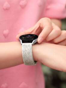 20毫米花卉雕刻表带，兼容三星Galaxy Watch 7/6/5/4（40毫米/44毫米）、5 Pro、6 Classic（47毫米）、Watch 4 Classic、Active 2（20毫米/45毫米）、Galaxy Active 2、Galaxy Watch 3、Watch 4 Classic（42毫米/46毫米）、Watch 6（47毫米/43毫米）。 - Starlight - 查看 3