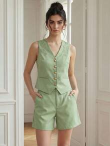 A&DD MODA, REF:LE513 - Women's Set - This Women's Vest And Shorts Set Includes An Exclusive Embroidered Vest With A Front Opening, Combined With High-Waisted, Straight-Cut Shorts That Perfectly Flatter The Legs. Ideal For Everyday Wear And The Workplace. - 綠色 - 查看 3