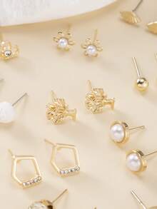 30 Pairs Elegant Minimalist Metal Faux Pearl Flower, Heart, Bow Stud Earrings Set, Gift For Women - Yellow Gold - View 4
