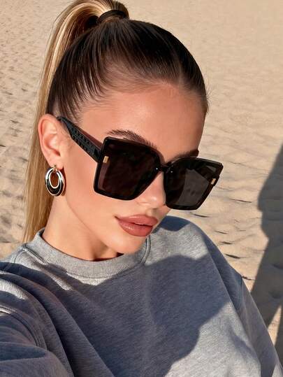 1 Pair Square Large Frame Black Fashion Glasses, Plastic Material, Classic Style, Suitable For Outdoor Travel, Beach Vacation And Other Casual Occasions, Summer Beach Vacation, Outdoor Activities, Travel, And Back-To-School College Style