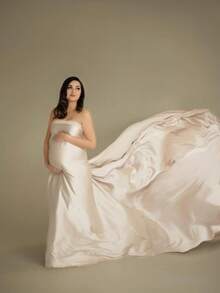 Ivory Chicaboo Silky Maternity Tossing Fabric For Photoshoots | Satin Flying Dress Scarf With Sewn Edge. Extra Long Pregnancy Posing Photography Material | 5 Yards - 象牙色 - 查看 3