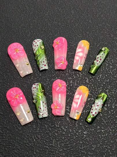 10片装纯手工制作美甲贴片，33mm方形，立体造型胶雕工艺，多色搭配，粉色渐变技术，绿色时尚眼镜粉色装饰，可爱时尚百搭，适合女性佩戴。三种尺寸可选，适用于派对、舞会和日常佩戴等多种场合。