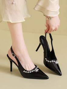 Sandálias de salto alto sexy com bico fino e tira no tornozelo, decoradas com strass prateados. Elegantes sandálias francesas de bico aberto para primavera/verão. Calçam meio número menor. - Preto - Ver 4