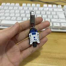 Star Wars 星球大战主题服装和背包，采用防滑拉链设计，服装和行李箱上配有独特可爱的拉链头。 - 彩色 - 查看 14