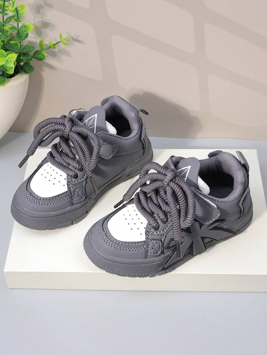 1 par de zapatos de skate con suela gruesa exclusivos para niños, modelo talla grande reciente de 2026, adecuados para todas las estaciones, zapatos de papá de moda y versátiles - Gris - Ver 1