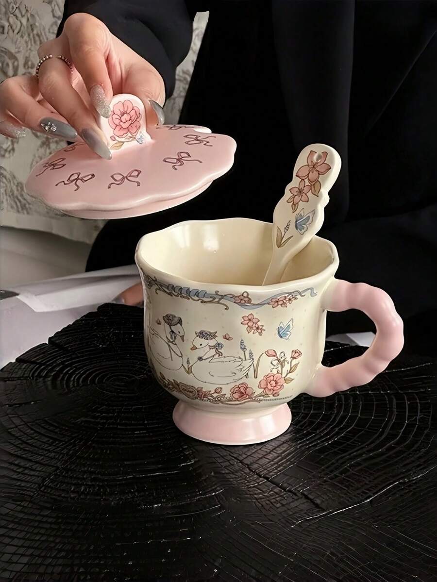1 pièce Tasse en céramique avec couvercle et cuillère, décorée à la main avec un cygne, un lapin et une fée. Tasse à café latte artistique de style vintage français avec couvercle et cuillère. Tasse à avoine rétro pour le petit-déjeuner. Cadeau de haute qualité pour les amis et les amoureux. Convient pour les restaurants, les salons et les cafés. - Multicolore - Voir 1