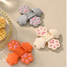 Lot de 2 : Gants résistants à la chaleur en forme de patte de chat ; pinces à friandises en silicone en forme de patte de chat ; protège-doigts originaux et mignons ; pinces à friandises ; pinces à en-cas isolantes pour plaques de cuisson au four. - Beige - Voir 6