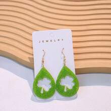 一对亚克力圣帕特里克节绿色三叶草镂空闪光水滴吊坠耳环，女士节日礼物，派对耳环 - 彩色 - 查看 6