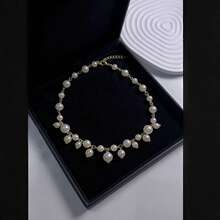 1条优雅经典仿珍珠项链，时尚颈链设计，百搭日常、派对、礼服、约会等场合，适合作为情人节或母亲节礼物。 - 金色 - 查看 7