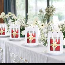 Conjunto com 5 ou 10 unidades de sacolas de papel com janela transparente nas cores marrom, branca, preta e rosa. Ideais para presentes, aniversários, festas e outras ocasiões. Perfeitas para usar como sacolas de papel kraft, embalagens para festas e eventos em geral. Perfeitas para usar como sacolas de papel em pé, lembrancinhas e presentes para novas mamães. Perfeitas para casamentos, despedidas de solteira, madrinhas e outras ocasiões especiais. - Branco - Ver 3