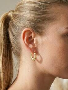 13对装新款多款式尺寸耳环套装，女士低过敏性不锈钢几何粗耳环，防水镀金时尚首饰，C形耳环，欧美INS风夏季海滩度假比基尼配饰，吸睛服饰，婚纱配饰 - 百搭首饰，游泳、沐浴、运动时佩戴皆宜，情人节、生日、母亲节和度假惊喜的理想之选。 - 金色 - 查看 4