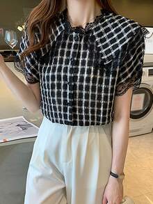 Áo sơ mi nữ tay ngắn cổ Peter Pan bằng vải chiffon, kiểu dáng thanh lịch, thường ngày, họa tiết kẻ caro và ren, màu đen. - màu đen - Xem 2