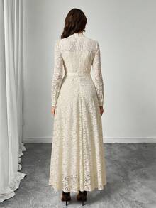 女士纯色小立领蕾丝连衣裙，带胸垫，前襟一排长纽扣，不可拆卸蝴蝶结腰带，长袖，优雅蕾丝连衣裙。优雅、奢华、精致。适合各种场合。春季 - 杏色 - 查看 6