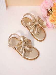 1 Pair Girls' Sandals, Metal Gold Decorations, Faux Leather Material, Suitable For Foot Shape, Open Toe Low-Top, Hook And Loop Strap, Flat Design, Fashionable Sandals, Suitable For Summer Outdoor Play And Shopping - Gold - View 5