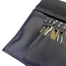 UnionPlus Travel Jewelry Roll, Large Faux Leather Necklaces Organizer Bag, Elastic Band And Anti-Winding, Black - 黑色皮革 - 查看 4