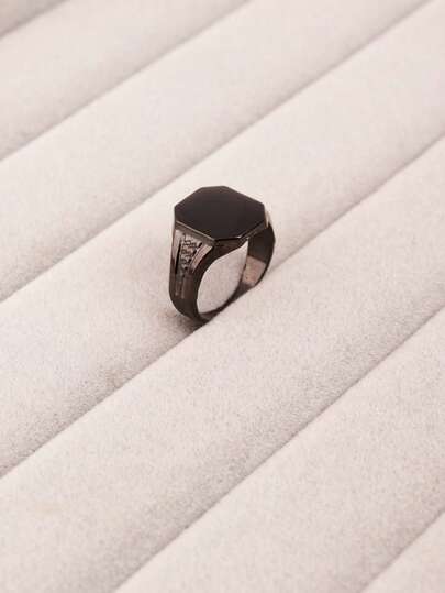 خاتم إنترفيس بلون أسود يصلح للإرتداء اليومي الرجالي