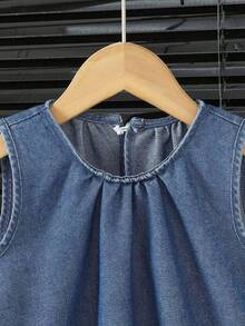 2pcs/Set Toddler Girls Denim Vest Outfit, Fashion New Style Cute Embroidered Ruffle Hem Sleeveless Top And Casual Shorts - Blue - View 2